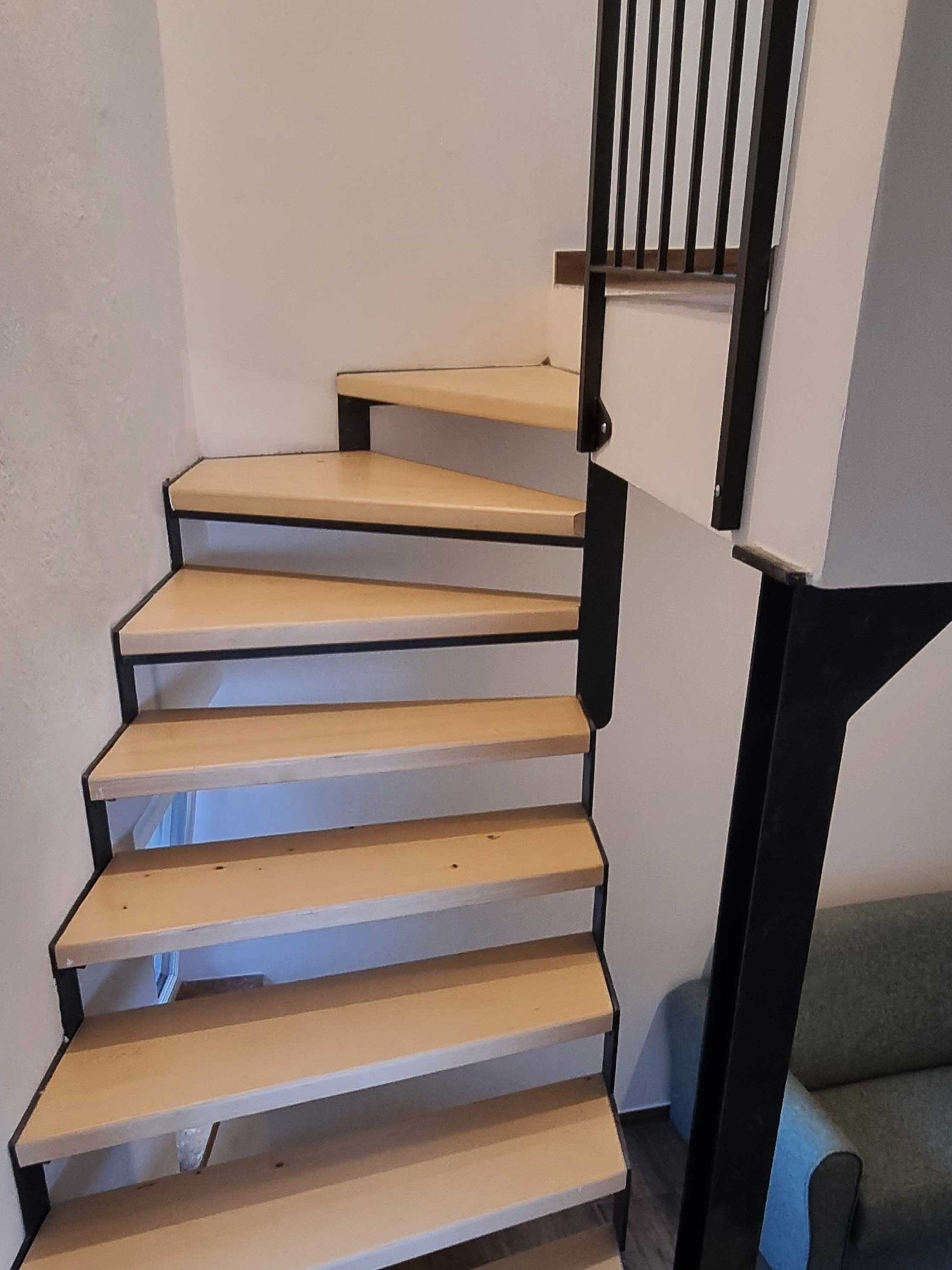 strutture in metallo scale e lavorazioni per architetture personalizzate. Fabbro a Verona